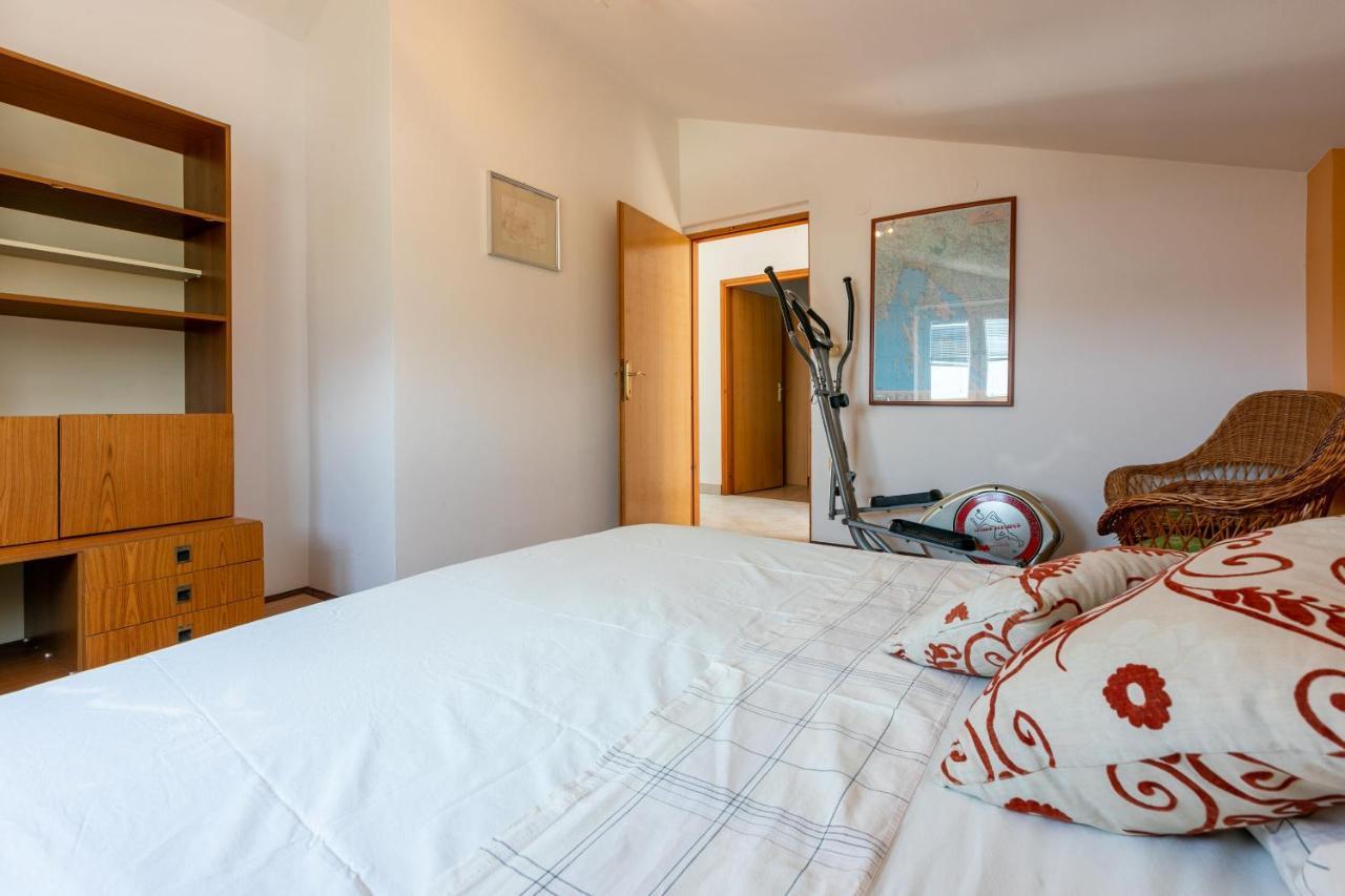 Apartment Iva Banjol Eksteriør billede